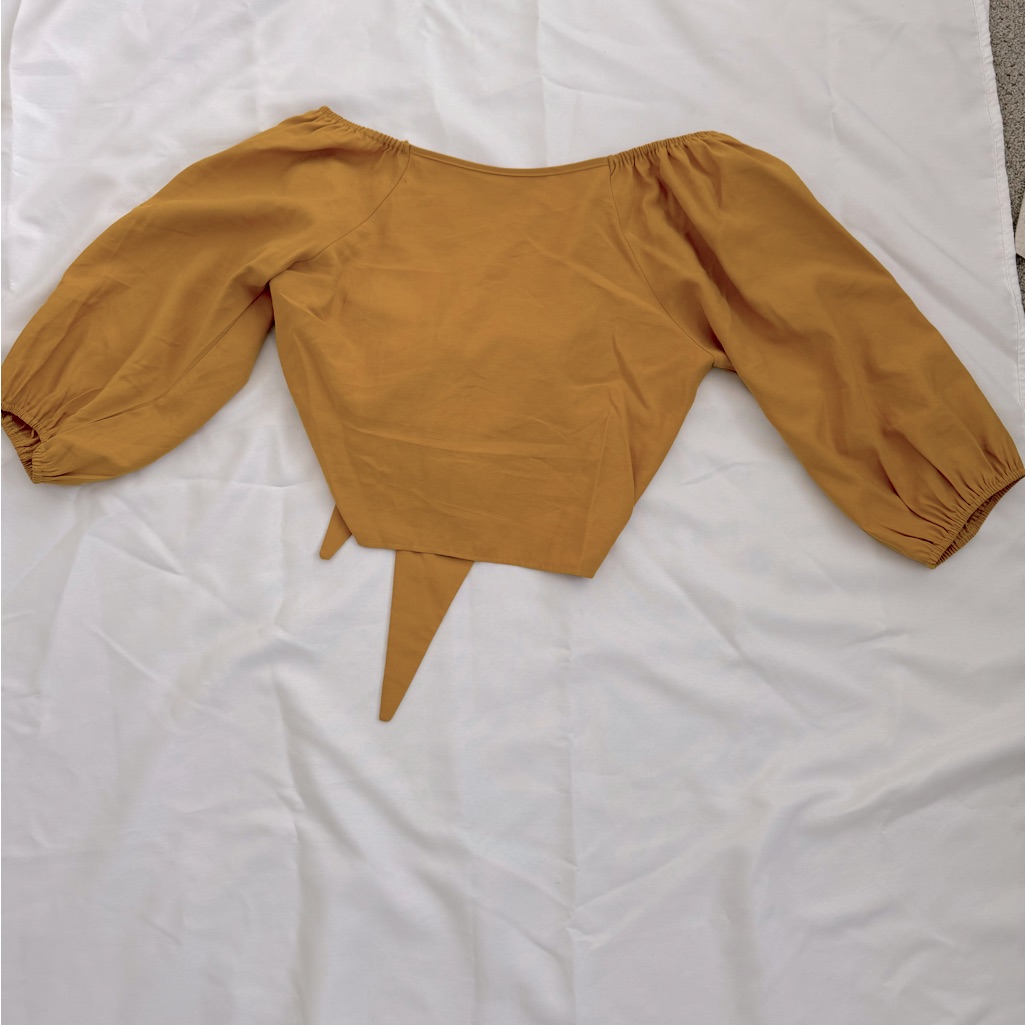 [Cupshe] Puff Sleeve Backless Crop Top